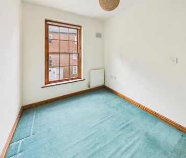 2 bedroom mews to rent - Photo 6