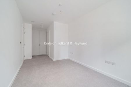 3 bedroom flat to rent - Photo 5