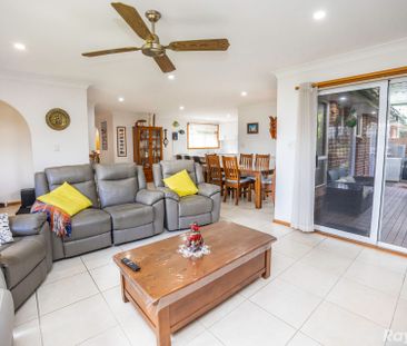 Beautifully Presented & Conveniently Located - Photo 1