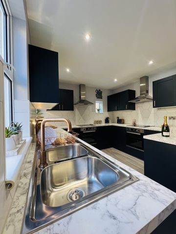 BEDROOM 2 – LARGE DOUBLE ENSUITE - Photo 5