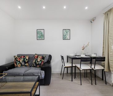 Room in a Shared House, Carolina Close, E15 - Photo 3