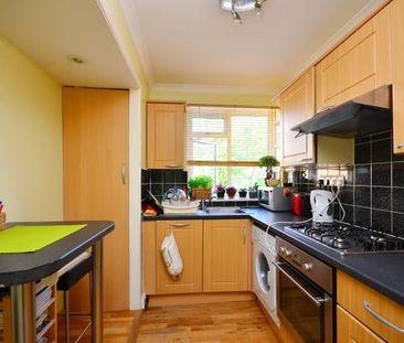 Room in a Shared Flat, Burton House, SE16 - Photo 2