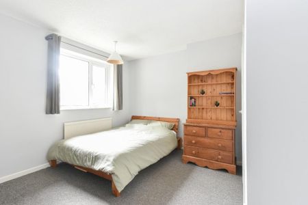 5 bedroom semi-detached house to rent - Photo 3