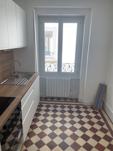 Location Appartement 4 pièces 101m² VILLEFRANCHE SUR SAONE 69400 - Photo 4