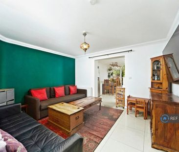 4 bedroom terraced house to rent - Photo 1
