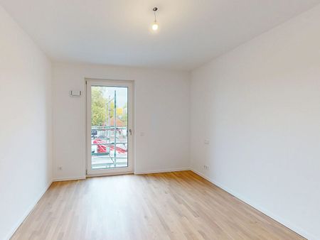 Großzügige 3-Zimmer-Wohnung mit zwei Bädern und sonnigem Balkon (mietpreisgedämpftes wohnen) - Photo 3