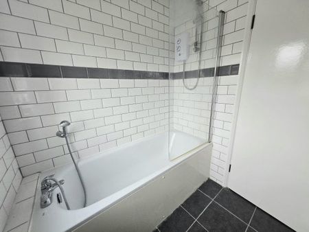 Windsor Court BN11 2EZ 2 bedroom flat to rent - Photo 2