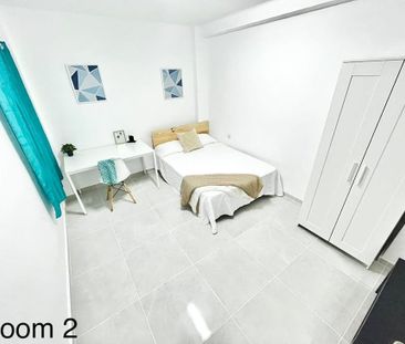 Calle Granate, Sevilla, Andalusia 41009 - Photo 4