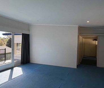 Two Bedroom home in Hamilton East - Photo 2