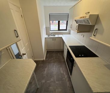 2 bedroom terraced house to rent - Photo 4