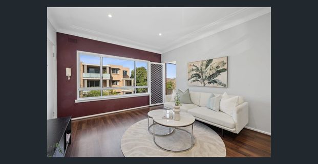 Well-Presented Unit in Convenient Location - Photo 1