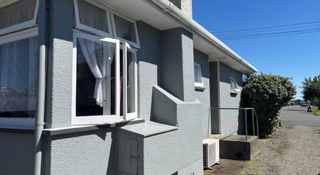 Tidy 2-Bedroom Home Close to Masterton CBD - Photo 2