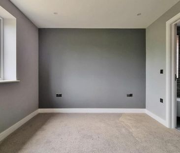 6 bedroom detached house to rent - Photo 5