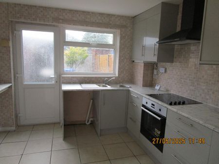 3 bedroom townhouse to rent - Photo 5