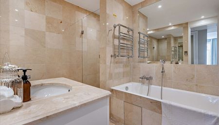 39 Westferry Circus, London, E14 - Photo 4