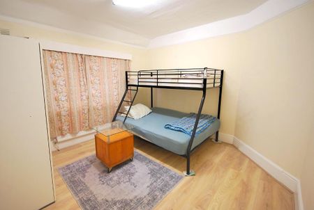 4 bedroom semi-detached house to rent - Photo 5