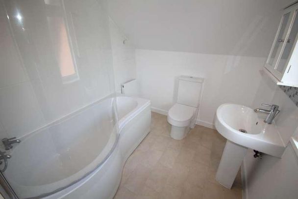 Nicol Road, Chalfont St Peter, SL9 - Photo 1