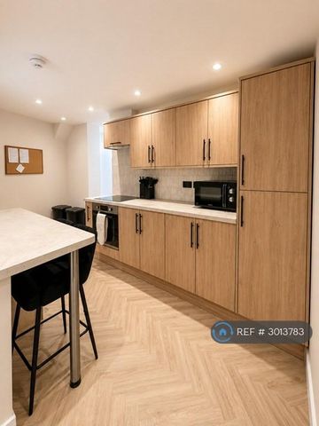 1 bedroom in a house share to rent - Photo 4
