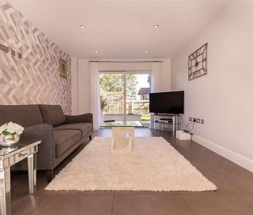 Buckingham Road, Epping, CM16 - Photo 1