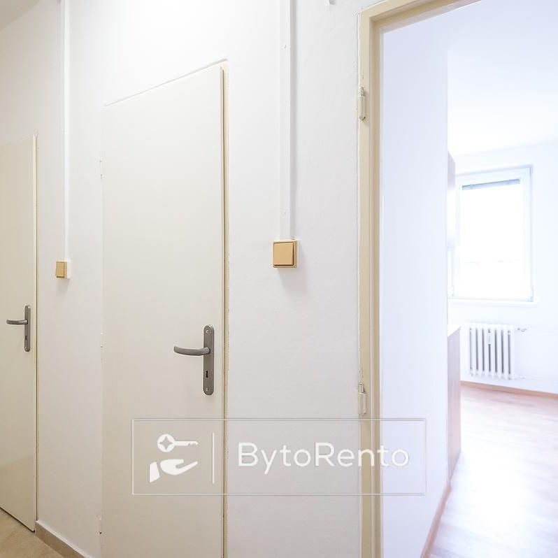 Pronájem bytu 1+1 36 m², Výškovická , Ostrava - Fotografie 1
