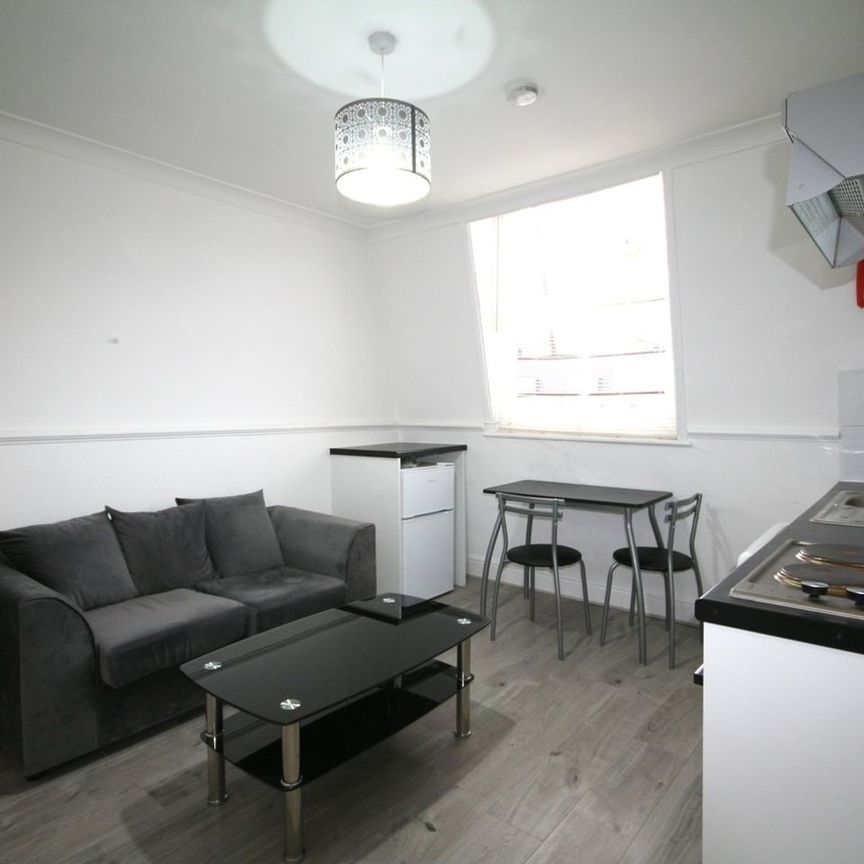 1 Bed Flat, London, W2 - Photo 1
