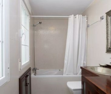 Modern 1-bedroom apartment with AC for rent in Salamanca - Photo 2