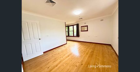 Comfortable family home in a convenient location - Photo 4