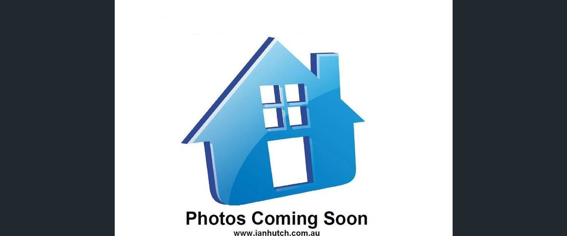 BE THE FIRST TO VIEW THIS SATURDAY - 4 BEDROOM HOUSE - Photo 1