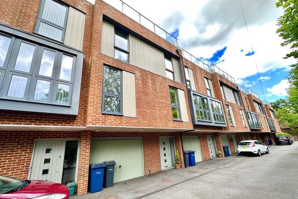 3 bedroom townhouse to rent - Photo 1