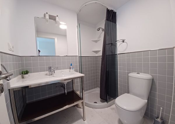 LONG TERM RENTAL. 3 bedroom penthouse apartment for rent with large own large terrace