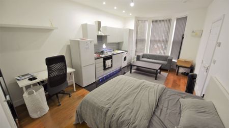 1 bedroom Studio in Kelso Road, Leeds - Photo 5