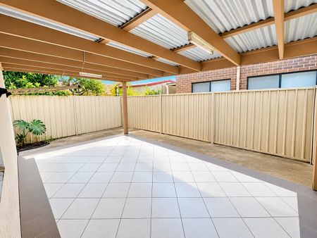 3 BEDROOM TOWNHOUSE! - Photo 3