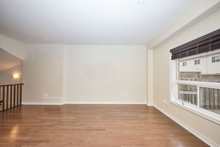 For Lease - 67 Redcedar Crescent, Hamilton, Ontario - Photo 5