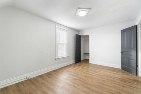 4 Bed, 2 Bath - Photo 4