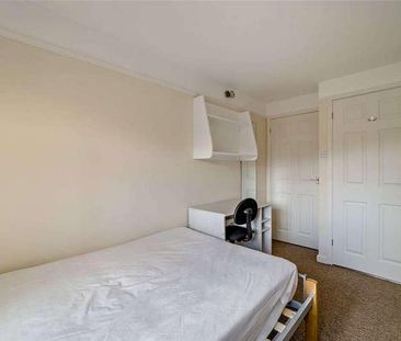 Blenheim Drive, Filton, Bristol, Gloucestershire, BS34 - Photo 3