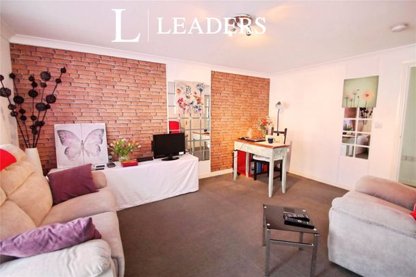 2 bedroom apartment to rent Collier Way, Southend-on-Sea, Essex, SS1 - Photo 1