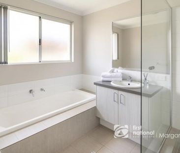 FAMILY LIVING - Photo 6