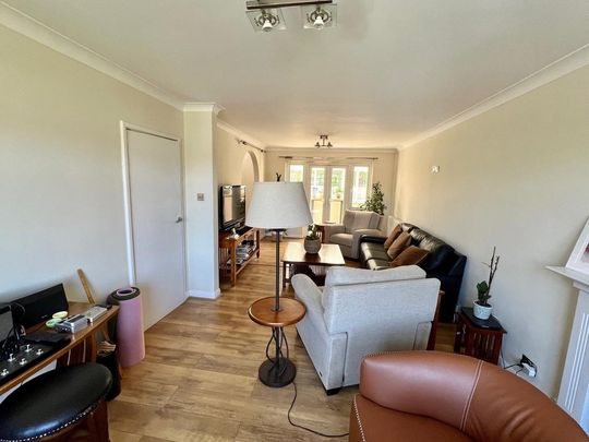5 bedroom detached house to rent - Photo 1