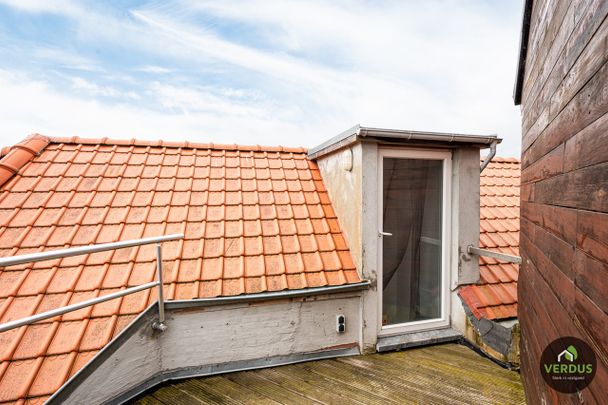 Lichtrijke gerenoveerde hoekwoning te Gent - Photo 1