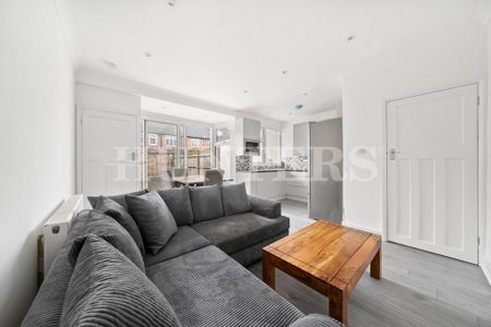 3 bedroom terraced house to rent - Photo 4