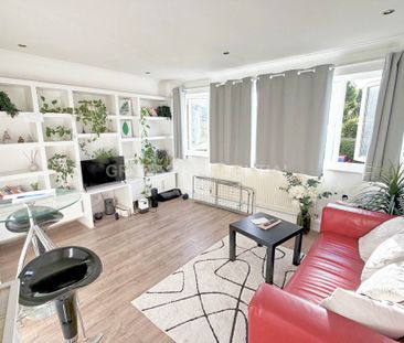 Price £1,575 pcm - Available 27/11/2026 - Part Furnished - Photo 3