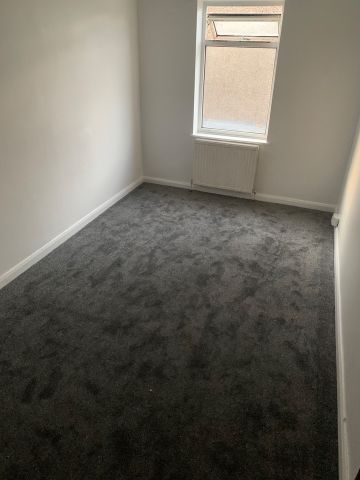 Room in a Shared Flat, London Road, RG1 - Photo 3