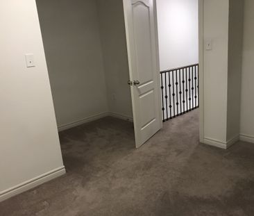 For Lease - 2214 Chevron Prince Path Unit# (Room), Oshawa, Ontario - Photo 2