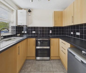 2 bedroom semi-detached house to rent - Photo 5