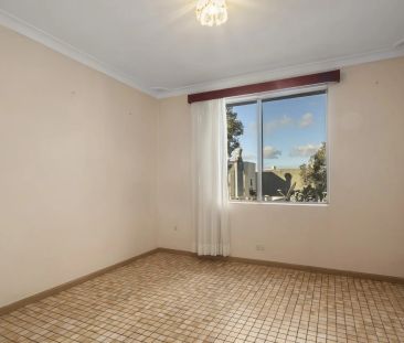 Large 3-Bedroom House with Garage in the Heart of Balmain Village -... - Photo 1