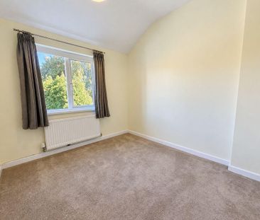 2 bedroom semi-detached house to rent - Photo 4