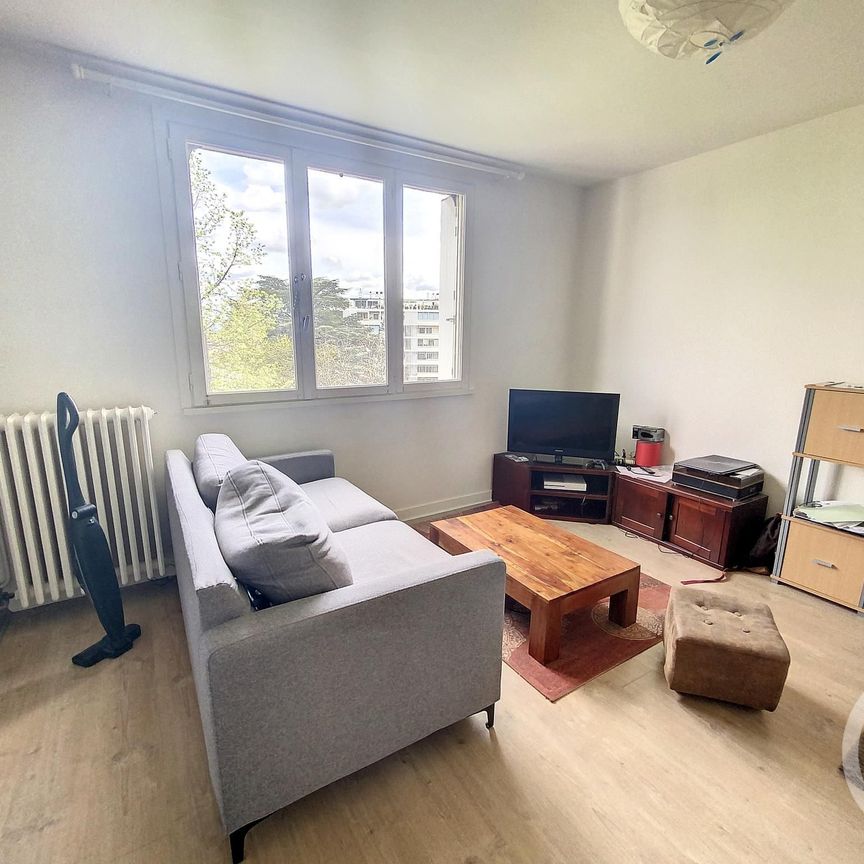 Location Appartement 1 pièce 28m² CHAMALIERES 63400 - Photo 1