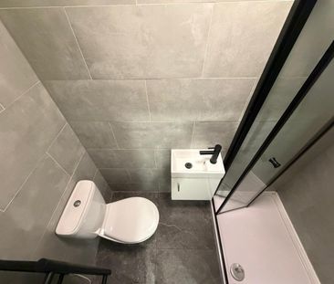 Studio Flat, Bellingham Road, SE6 - Photo 2