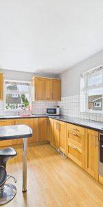 4 bed detached house to rent in Rook Road, Wooburn Green, High Wycombe, Buckinghamshire, HP10 0PY - Photo 3