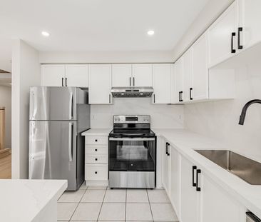 For Lease - 105 Millcliff Circle, Aurora, Ontario - Photo 4